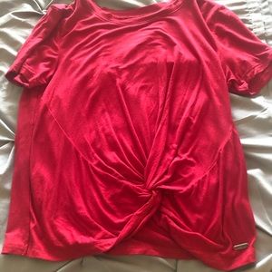 hollister cropped front-knotted 𝕋-shirt